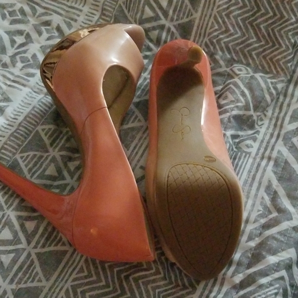 Heels - Picture 2 of 3